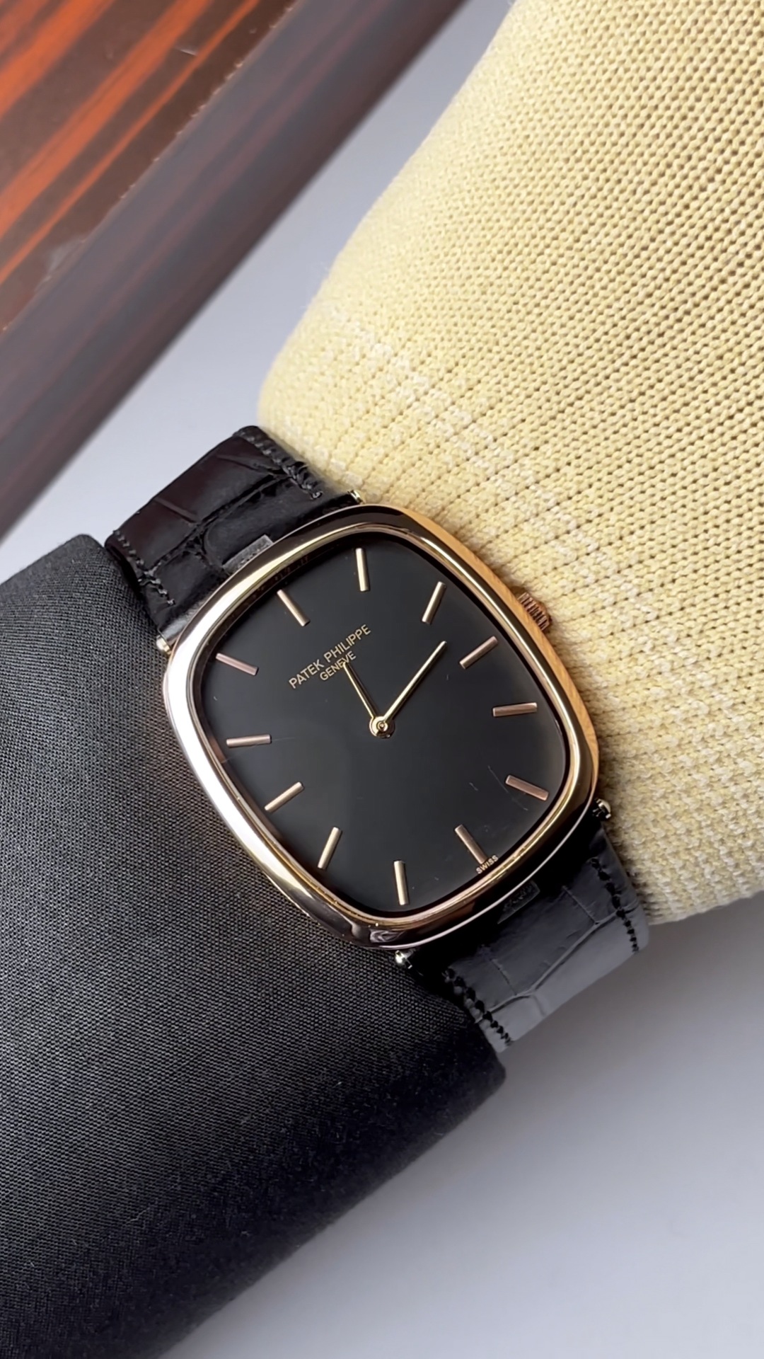 Patek Philippe Ellipse Quartz Leather Strap Watch for Men – RoseGold Black - Image 2