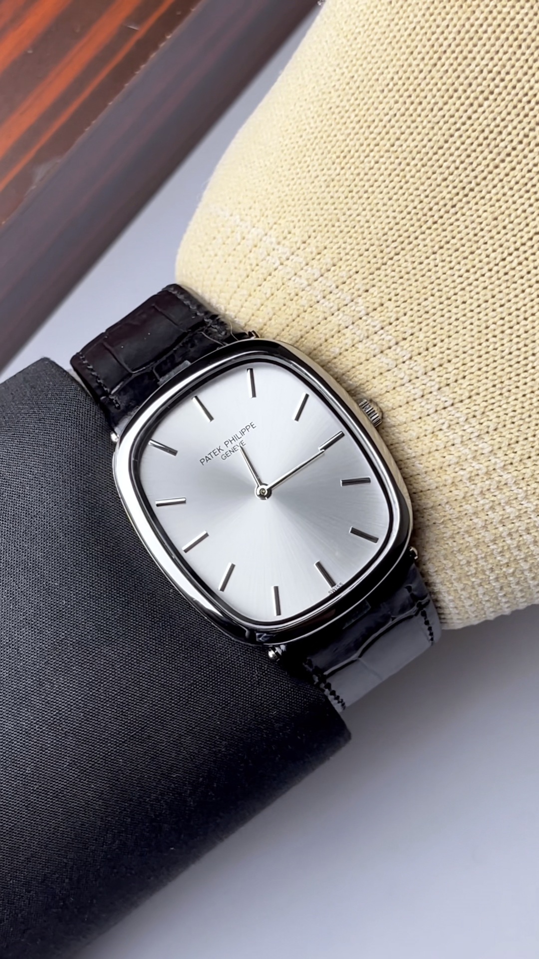 Patek Philippe Ellipse Quartz Leather Strap Watch for Men – Silver White - Image 2